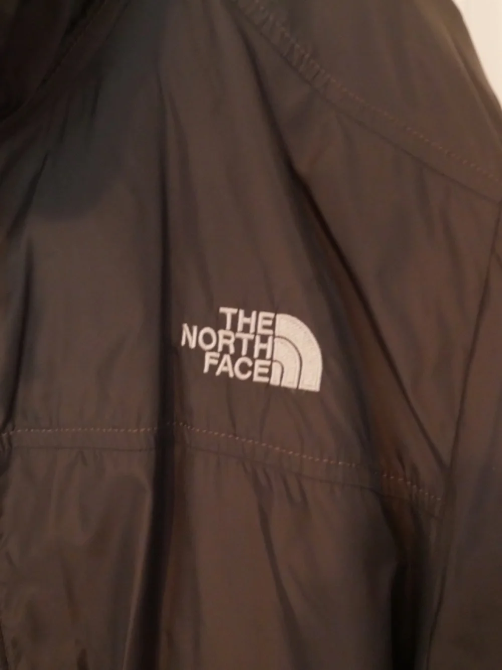 The North Face Men's Windbreaker~